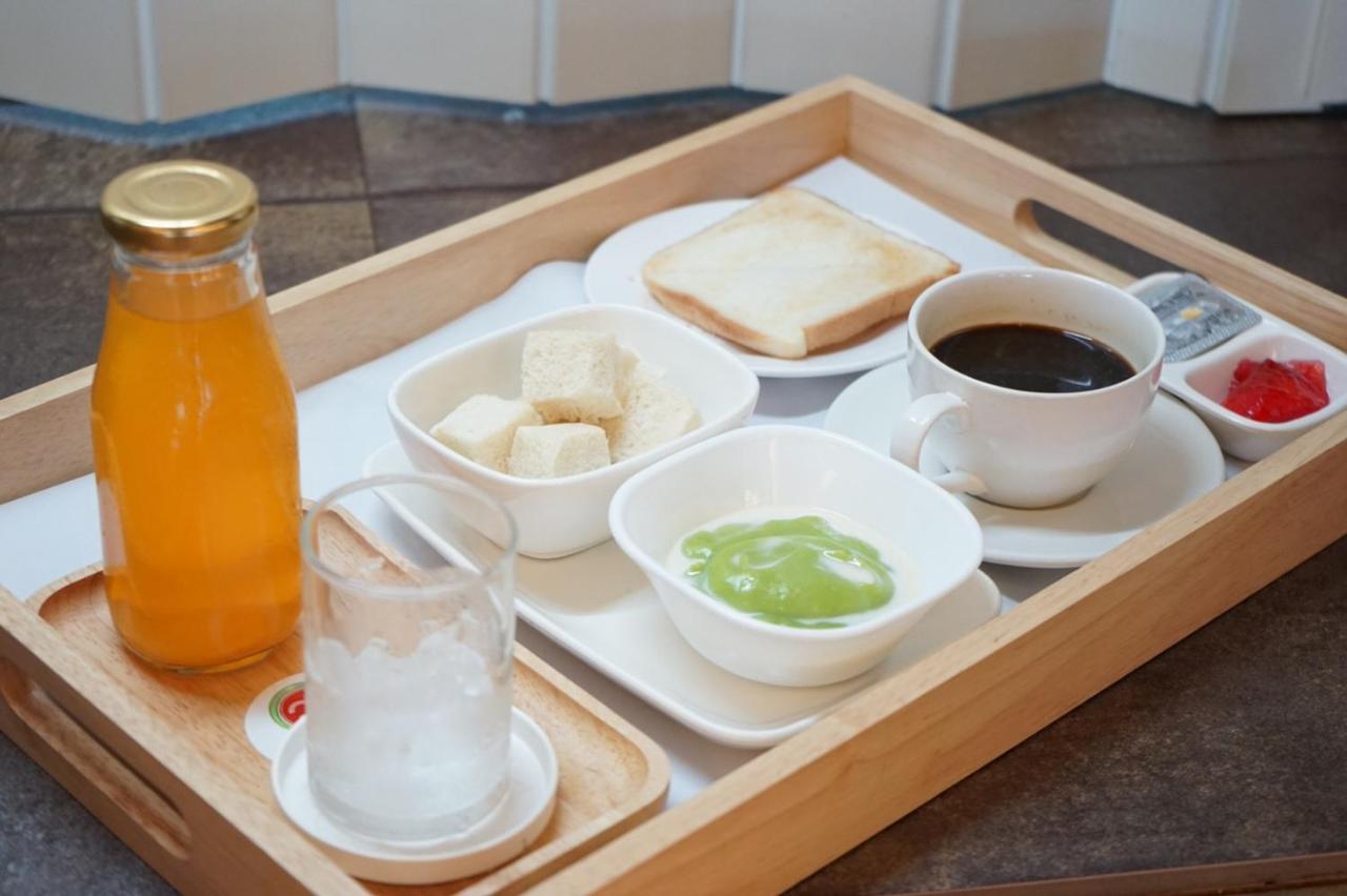 Lertnimit Hotel Чайяфум Екстериор снимка