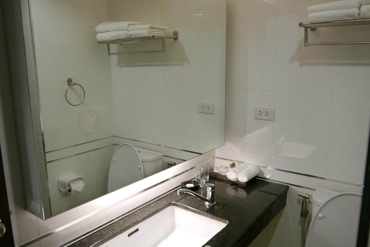 Lertnimit Hotel Чайяфум Екстериор снимка