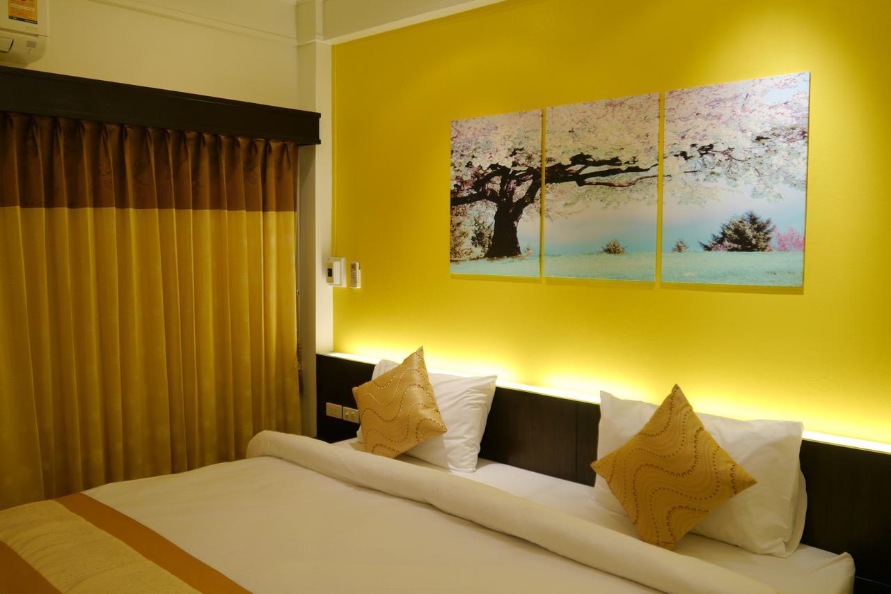 Lertnimit Hotel Чайяфум Екстериор снимка