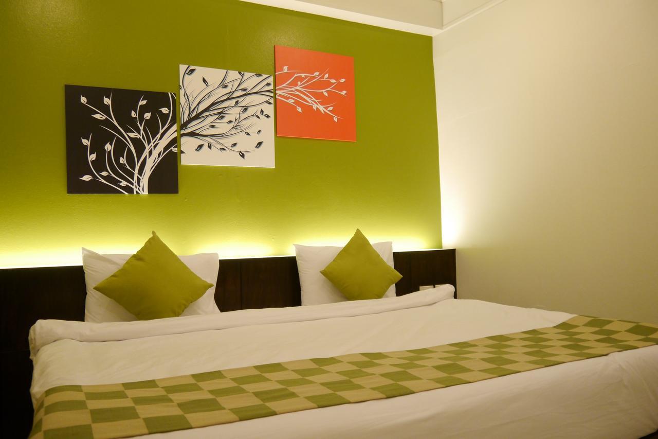 Lertnimit Hotel Чайяфум Екстериор снимка