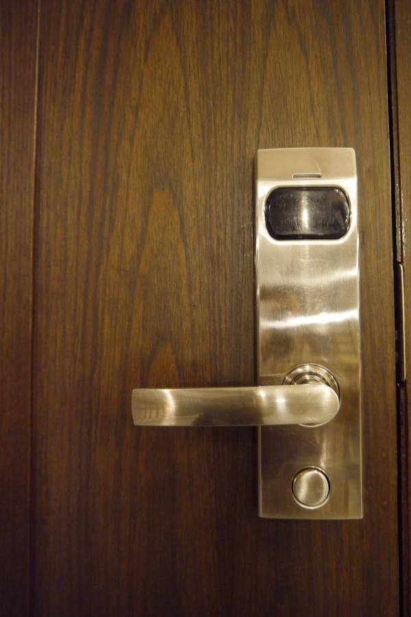 Lertnimit Hotel Чайяфум Екстериор снимка
