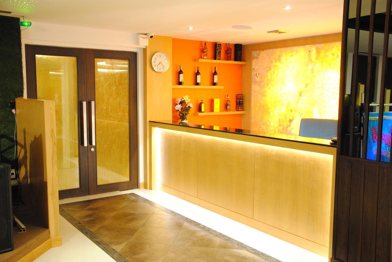 Lertnimit Hotel Чайяфум Екстериор снимка