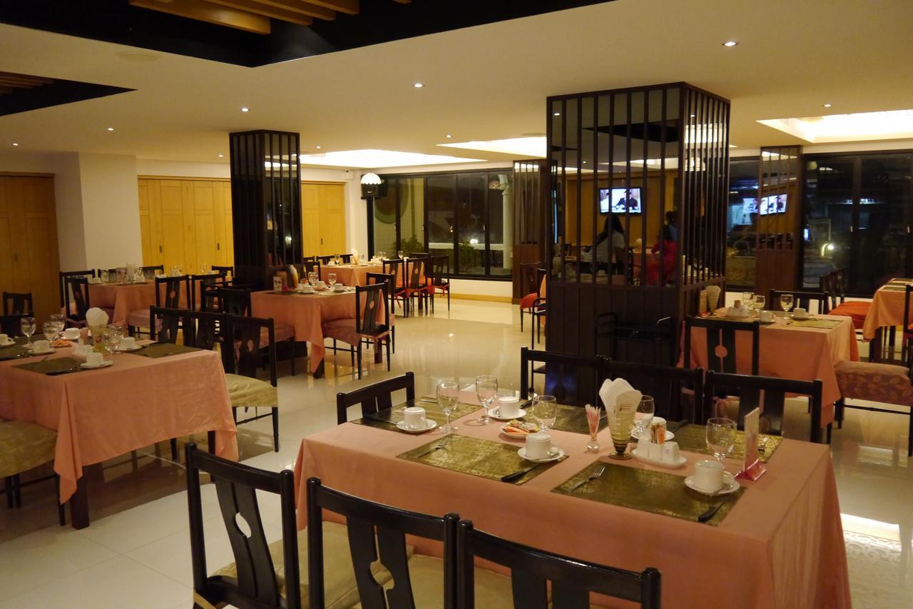 Lertnimit Hotel Чайяфум Екстериор снимка